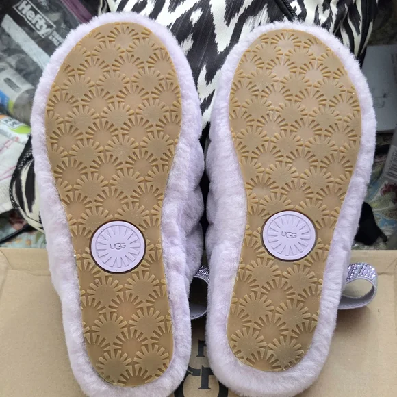 UGG Women's Fluffy Lilac Slippers - Picture 3 of 6